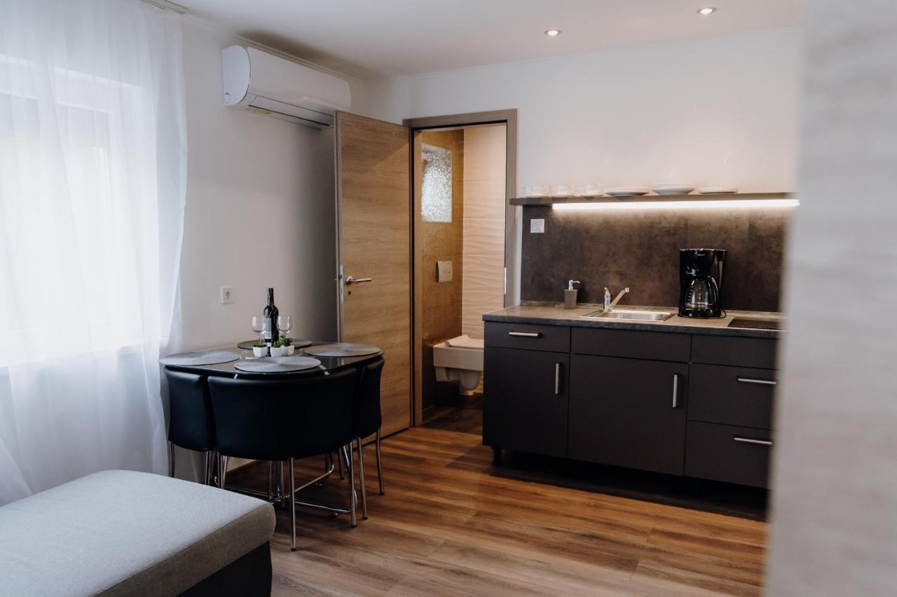 Nyírfa Apartman Vonyarcvashegy Exterior foto